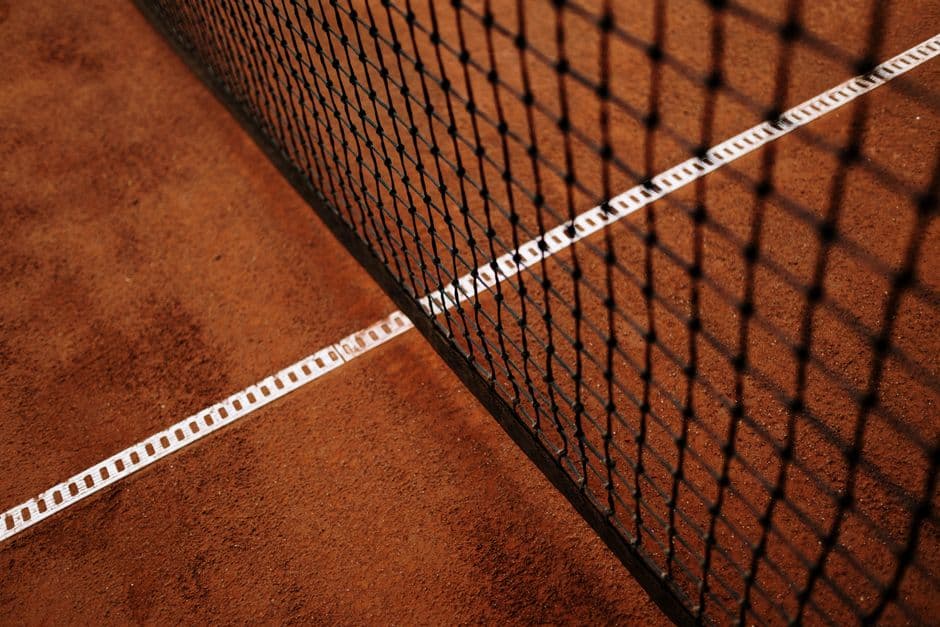 Can you play pickleball on a tennis court?